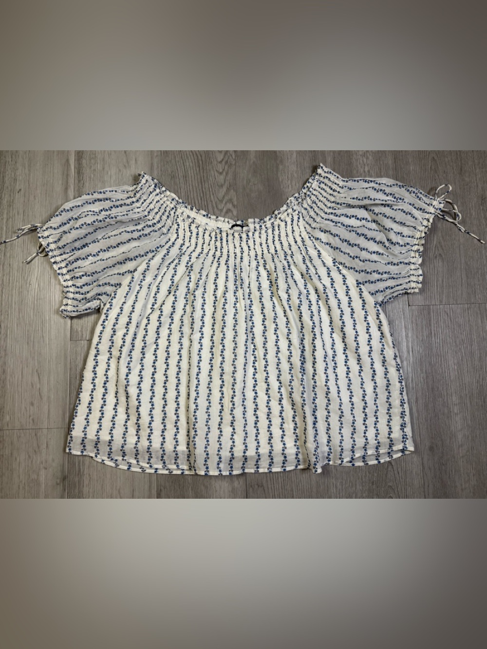 J. Crew Smocked Ruffle Trim Top In Blue Daisy Print Women’s Medium